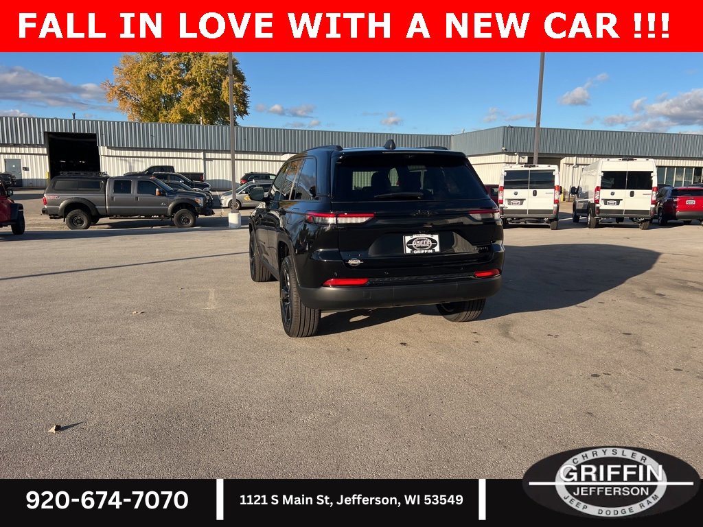 New 2025 Jeep Grand Cherokee Limited w/ Luxury Tech Group II image 15