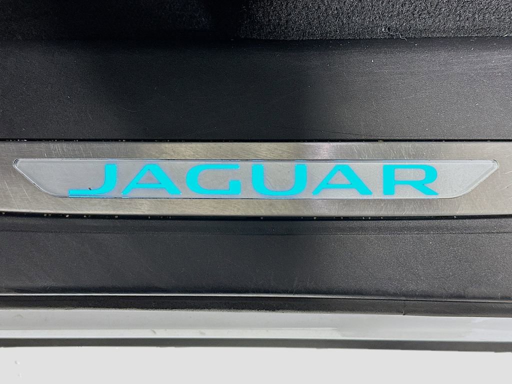 Used 2019 Jaguar F-PACE Premium AWD/4WD image 38