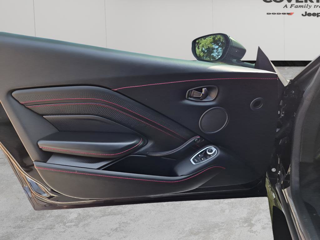 Used 2019 Aston Martin V8 Vantage Coupe image 17