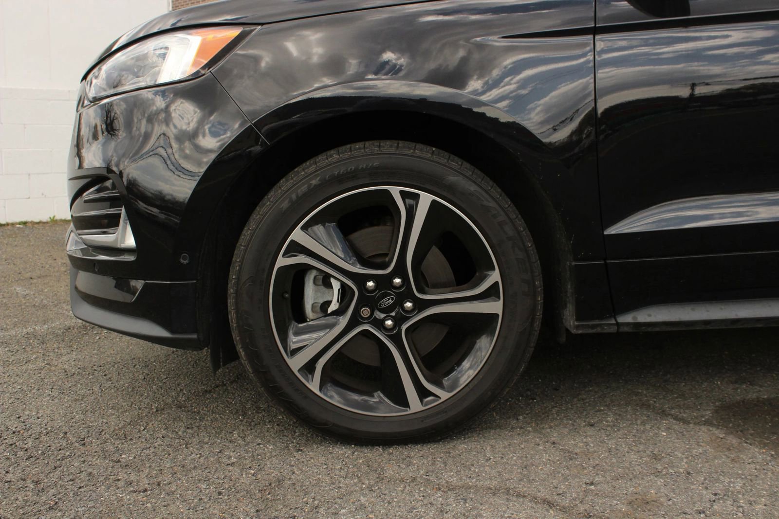 Used 2019 Ford Edge ST w/ Equipment Group 401A image 3