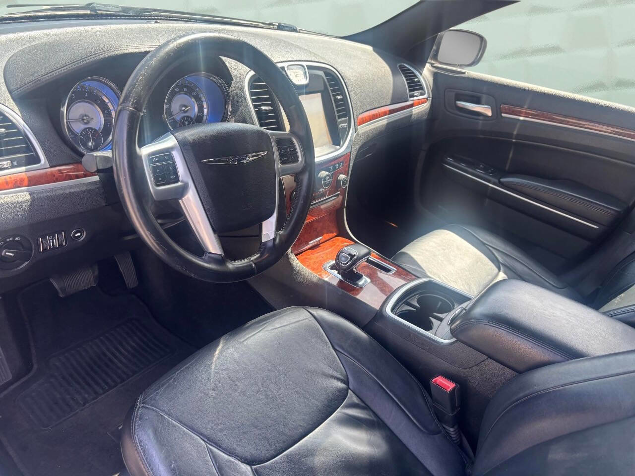 Used 2014 Chrysler 300 RWD image 11