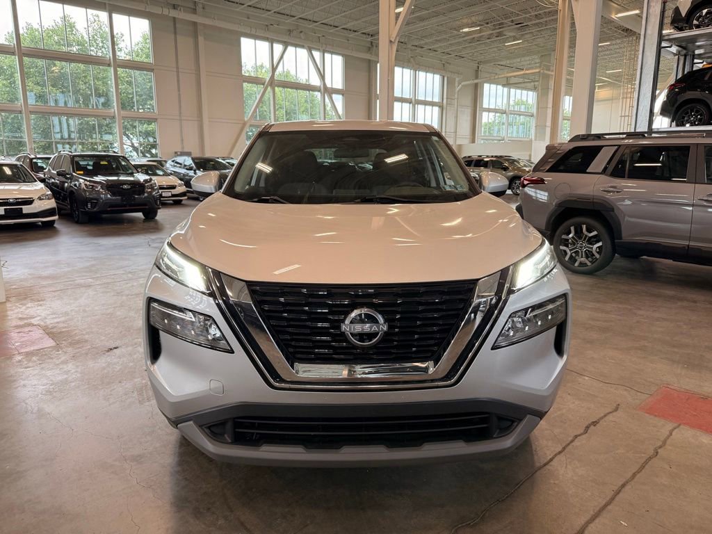 Used 2023 Nissan Rogue SV AWD/4WD image 8