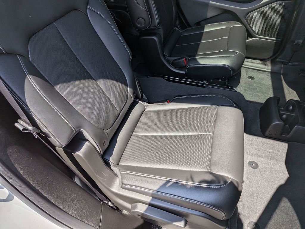 Used 2025 Jeep Grand Cherokee L Limited w/ Luxury Tech Group II image 28