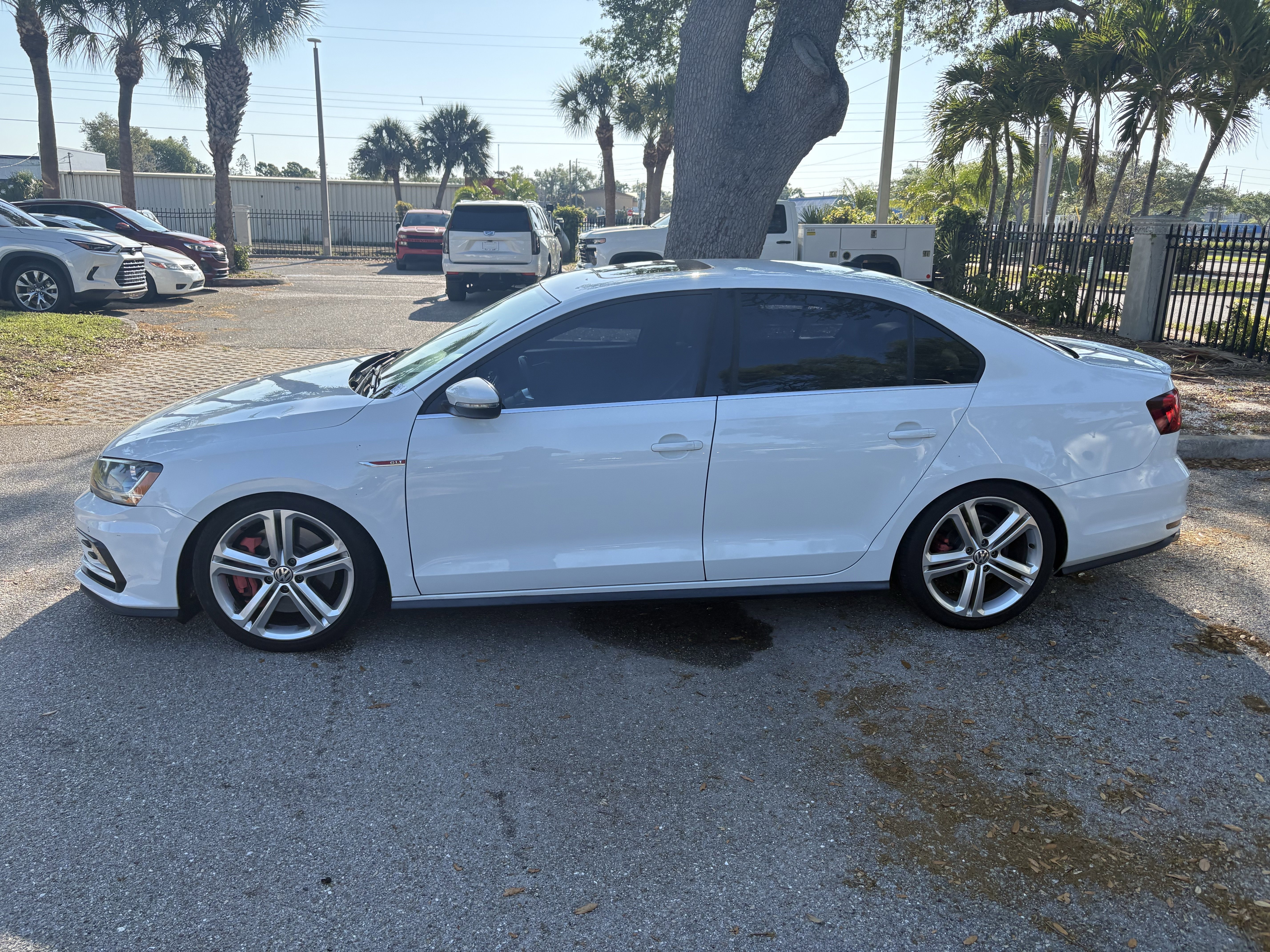 Used 2017 Volkswagen Jetta GLI image 4