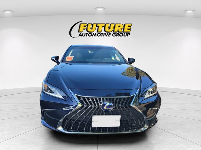 Used 2022 Lexus ES 300h w/ Premium Package FWD image 2