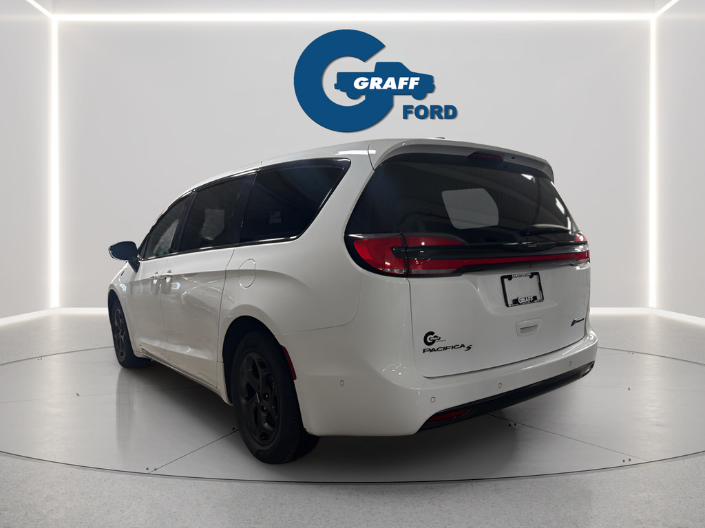 Used 2024 Chrysler Pacifica Limited FWD image 9