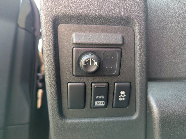 Used 2013 Nissan Rogue SV w/ Premium Pkg AWD/4WD image 15