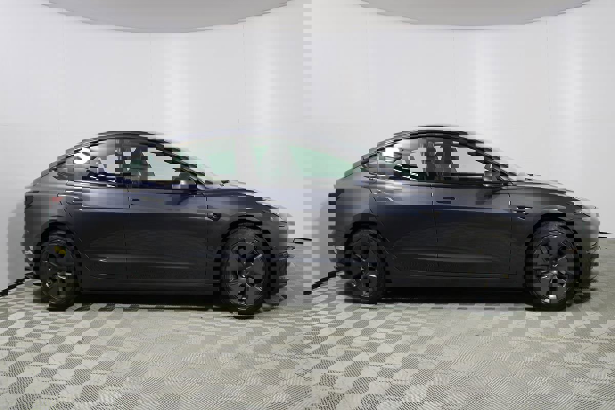 Used 2021 Tesla Model 3 Standard Range Plus image 30