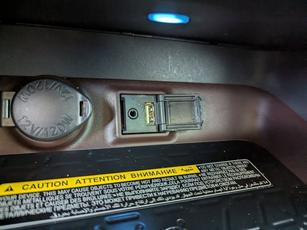 Used 2019 Toyota RAV4 Limited w/ Advanced Technology Package image 22