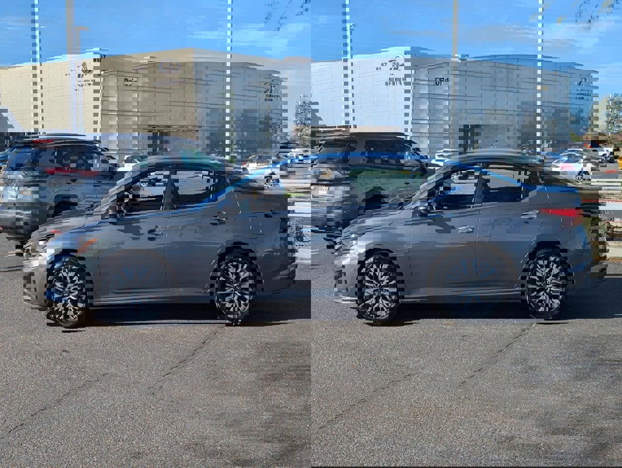 Certified 2025 Nissan Altima 2.5 SV image 3