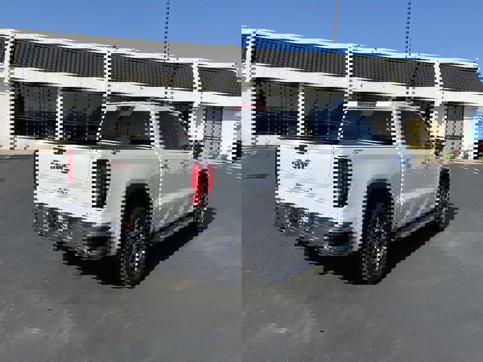 New 2026 GMC Sierra 1500 SLT w/ SLT Premium Package image 5