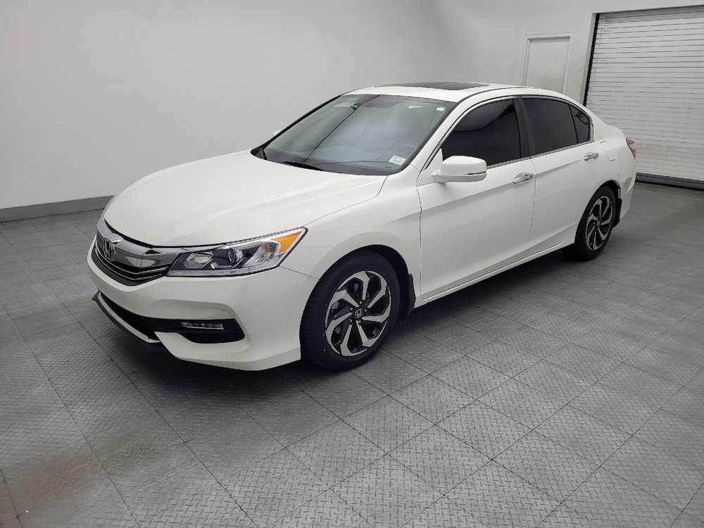 Used 2017 Honda Accord EX image 2