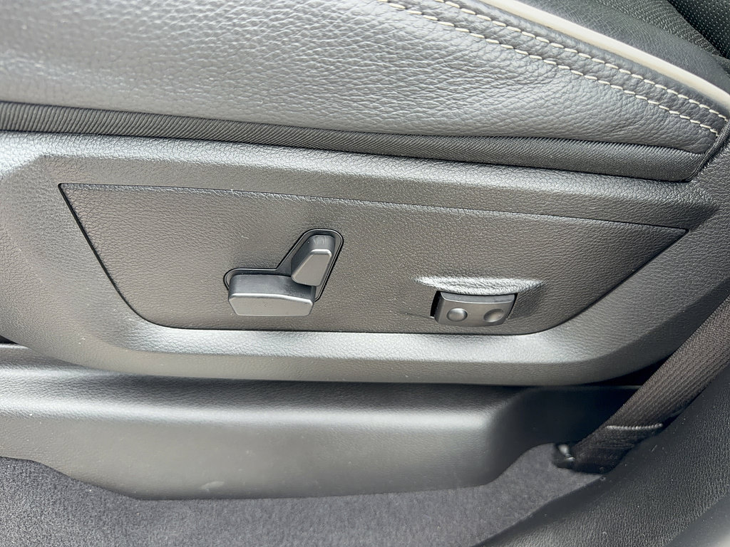 Used 2025 RAM 3500 Limited AWD/4WD image 37