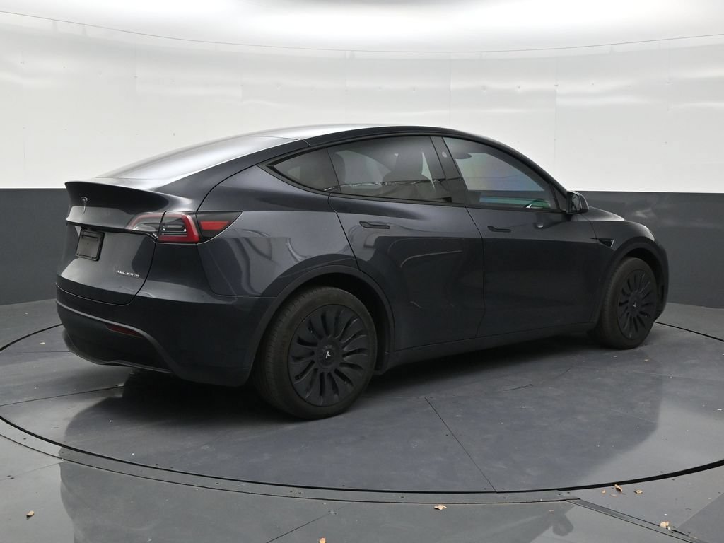 Used 2024 Tesla Model Y Long Range AWD/4WD image 5