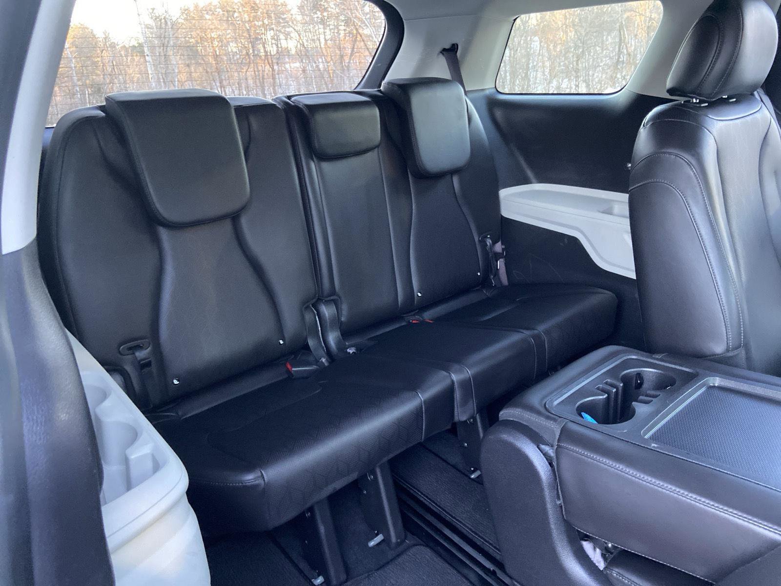 Used 2024 Kia Carnival LX image 29