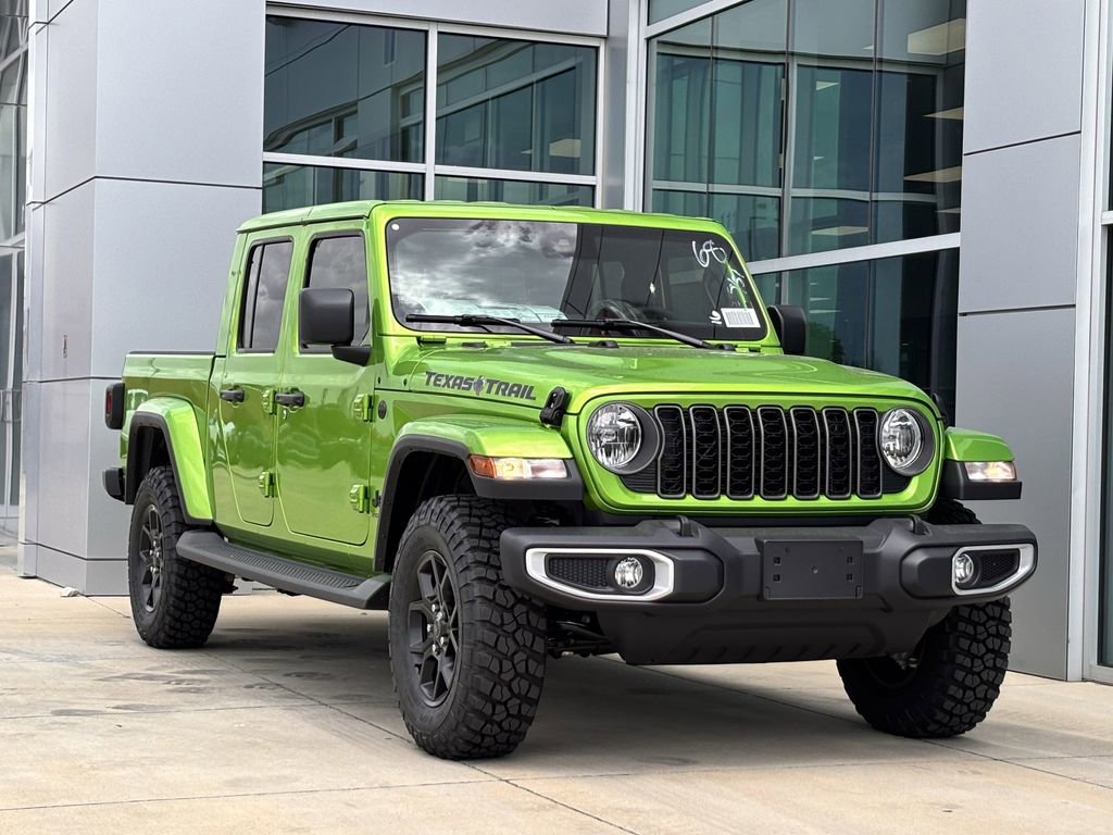 New 2025 Jeep Gladiator Sport image 2