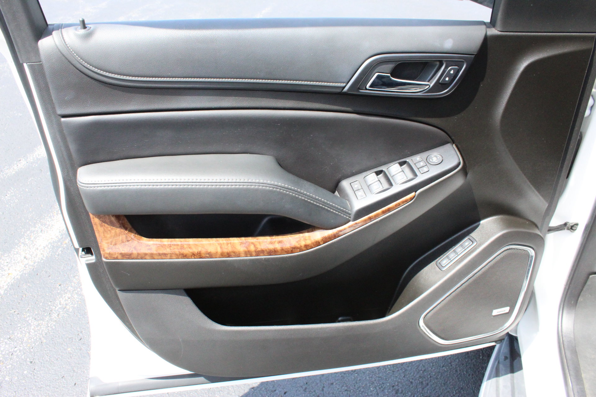 Used 2019 Chevrolet Tahoe Premier RWD image 11