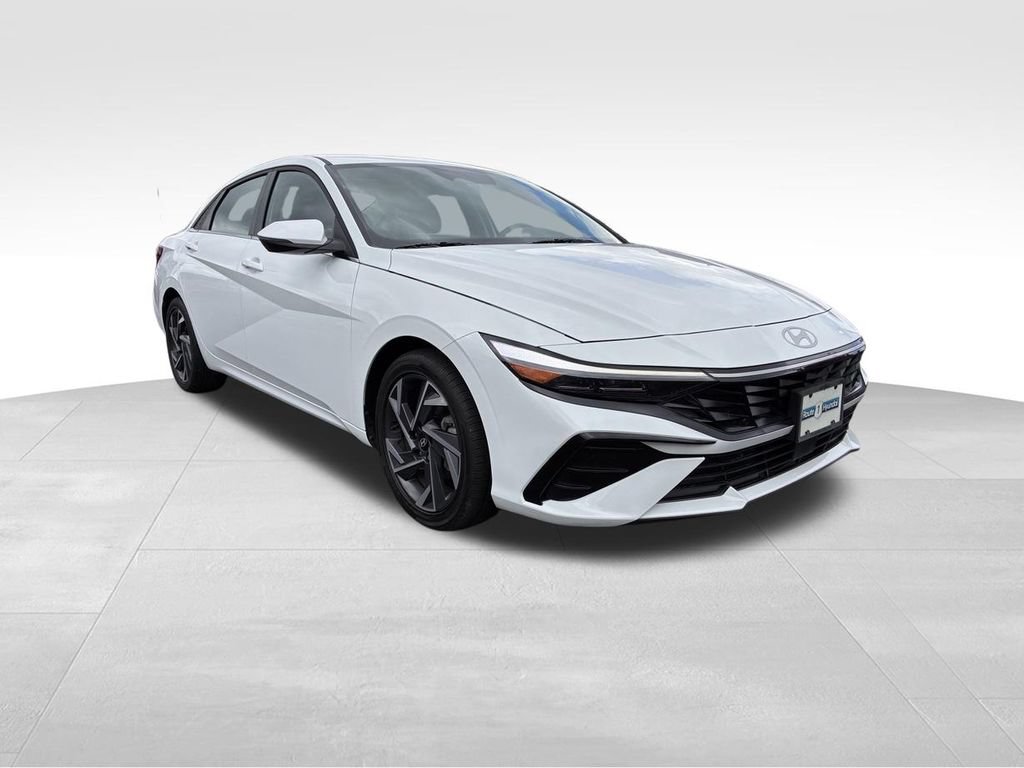 Used 2025 Hyundai Elantra Limited