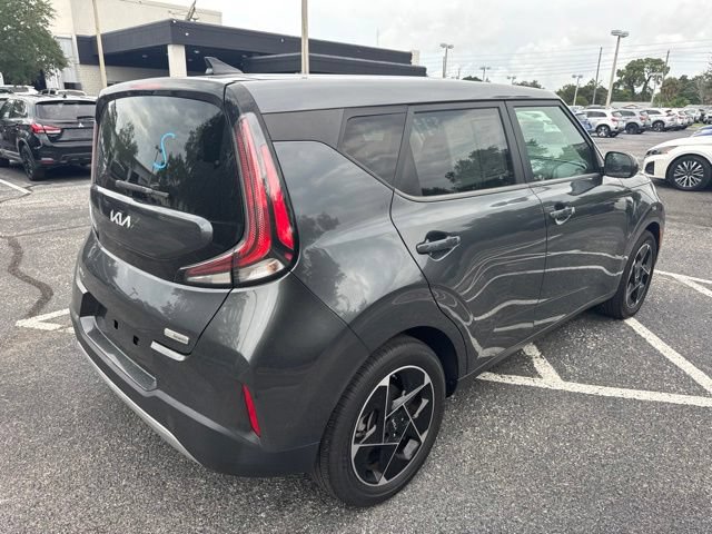 Used 2023 Kia Soul EX FWD image 4