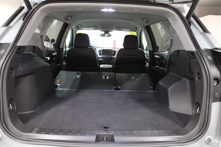 Used 2024 GMC Terrain SLT w/ Infotainment Package II AWD/4WD image 14