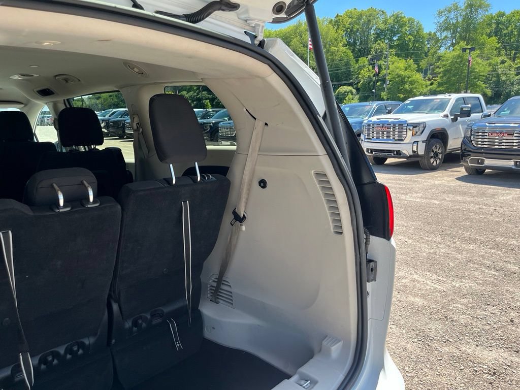 Used 2023 Chrysler Voyager LX FWD image 13
