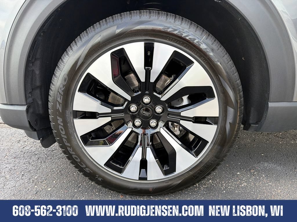 Used 2026 Ford Explorer Platinum w/ LUX Leather Package AWD/4WD image 26