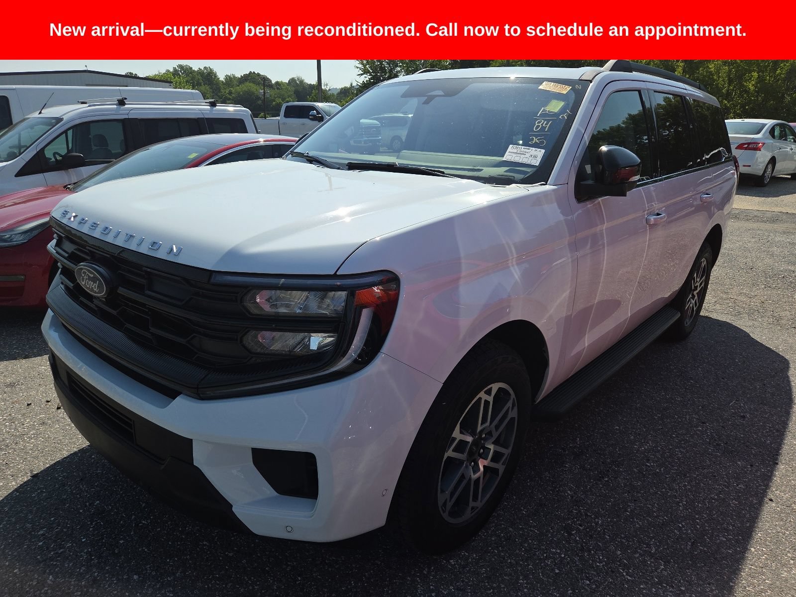 Used 2025 Ford Expedition Active AWD/4WD image 1