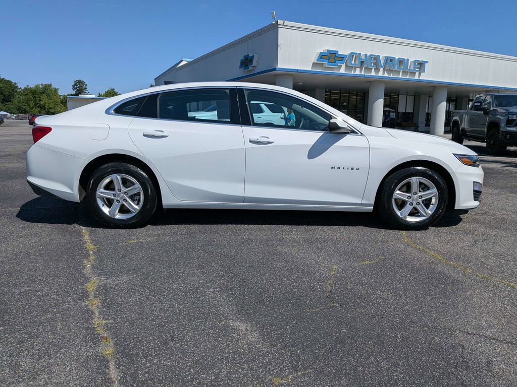 Used 2024 Chevrolet Malibu LS w/ Driver Confidence Package FWD image 3