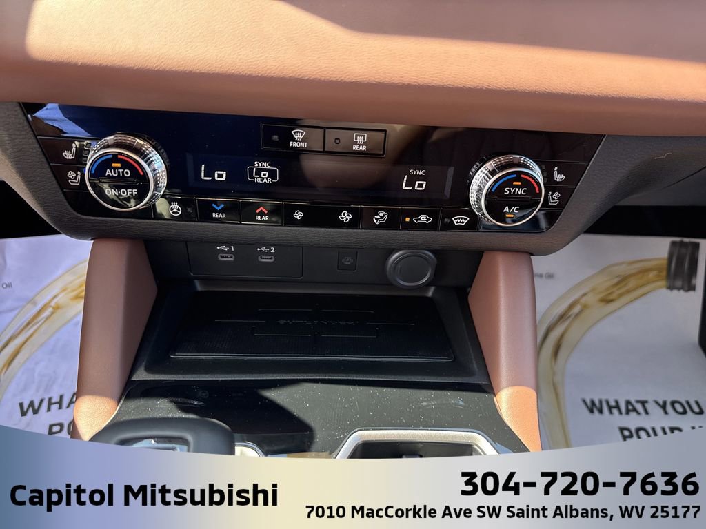 New 2025 Mitsubishi Outlander SEL image 24