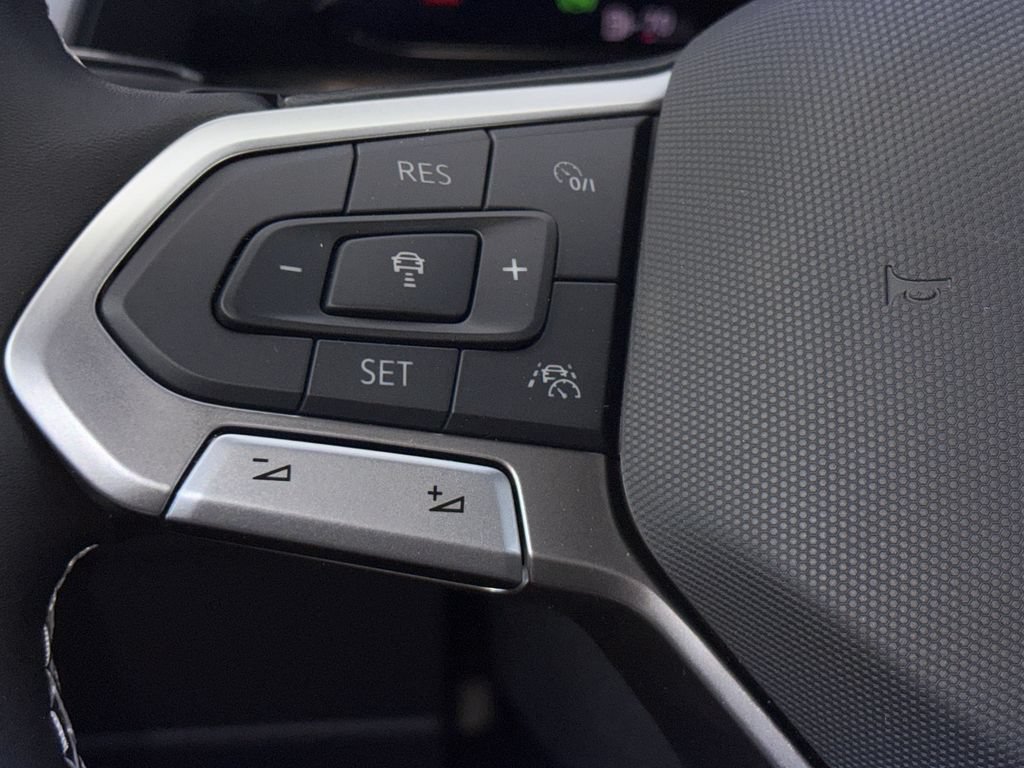 New 2026 Volkswagen Atlas Cross Sport SE FWD image 19