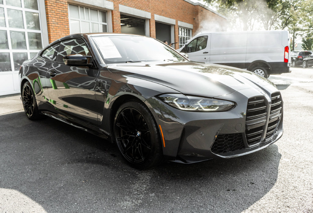 Used 2021 BMW M4 Coupe w/ Executive Package RWD image 6