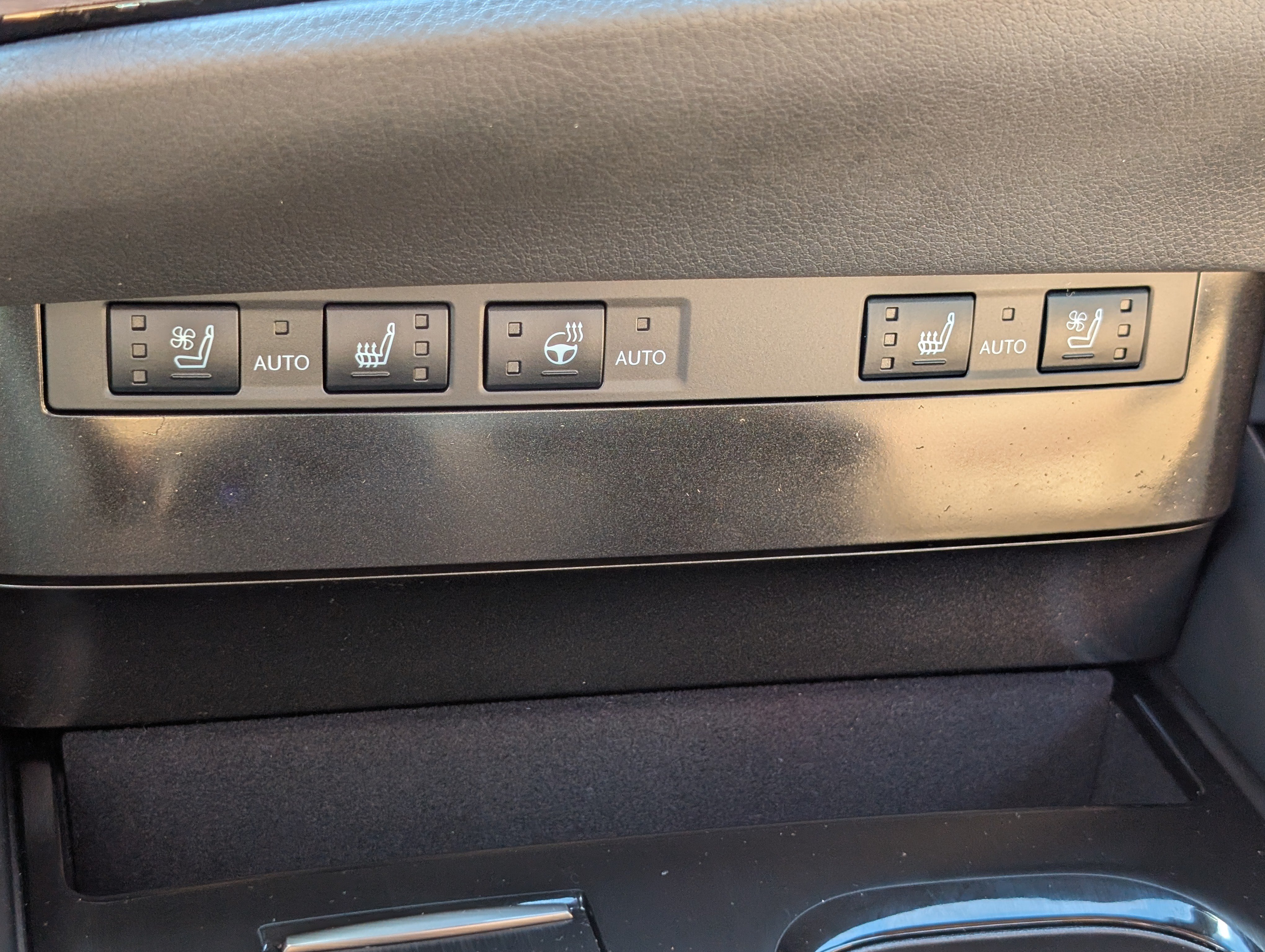 Certified 2024 Lexus ES 350 w/ Premium Package FWD image 25