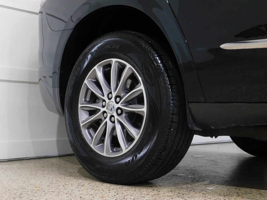 Used 2024 Buick Enclave Essence image 7