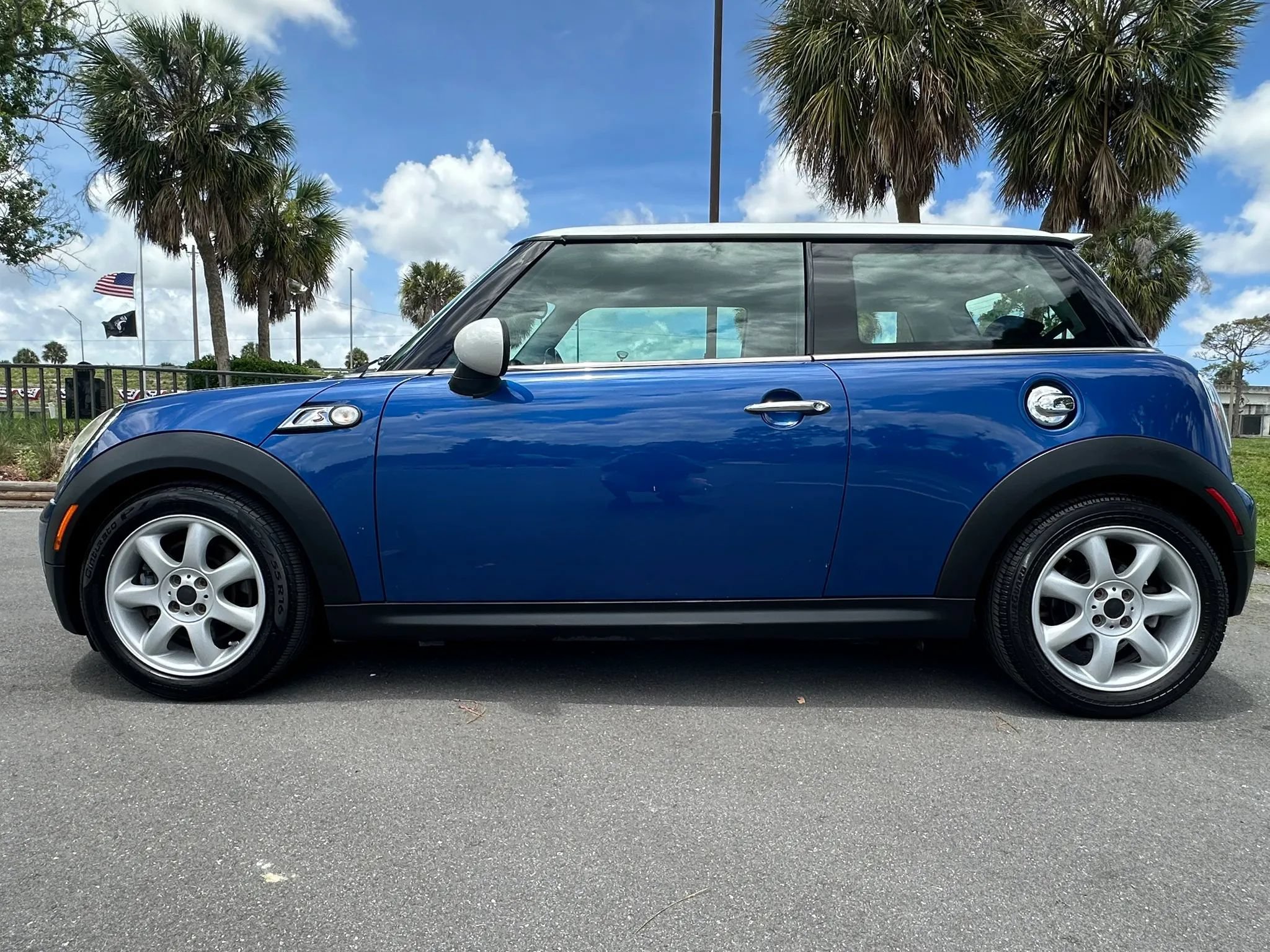 Used 2009 MINI Cooper S FWD image 10