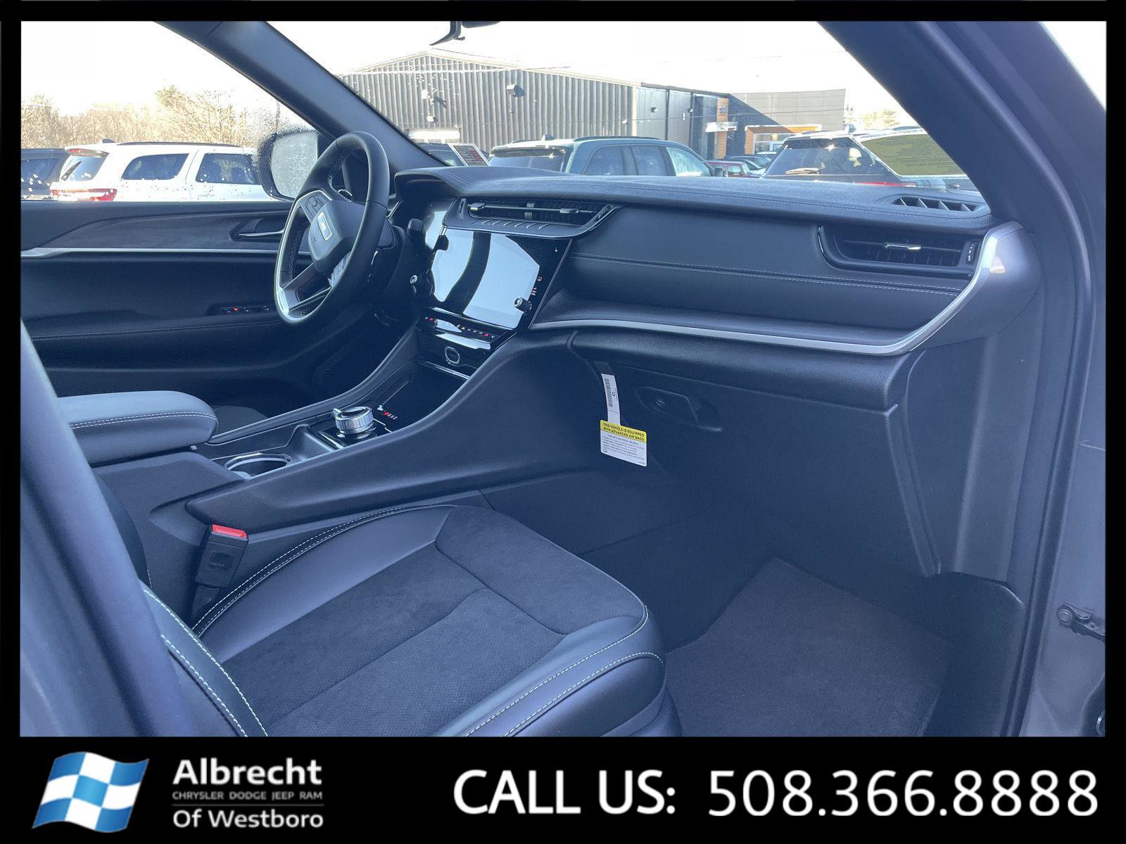 New 2026 Jeep Grand Cherokee Altitude image 15