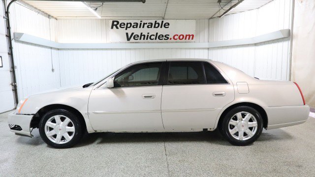 Used 2007 Cadillac DTS image 1