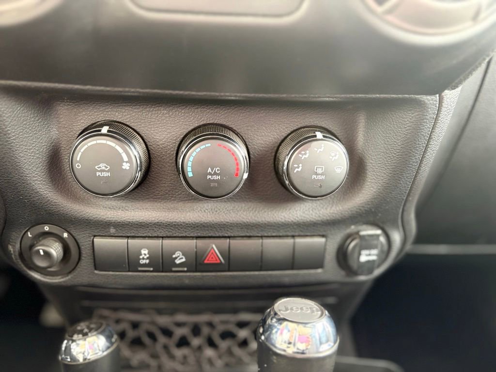 Used 2014 Jeep Wrangler Sport w/ Quick Order Package 24S AWD/4WD image 17