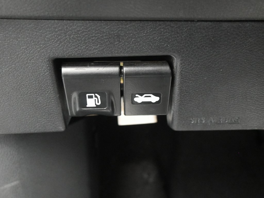 Used 2024 Nissan Kicks S image 25