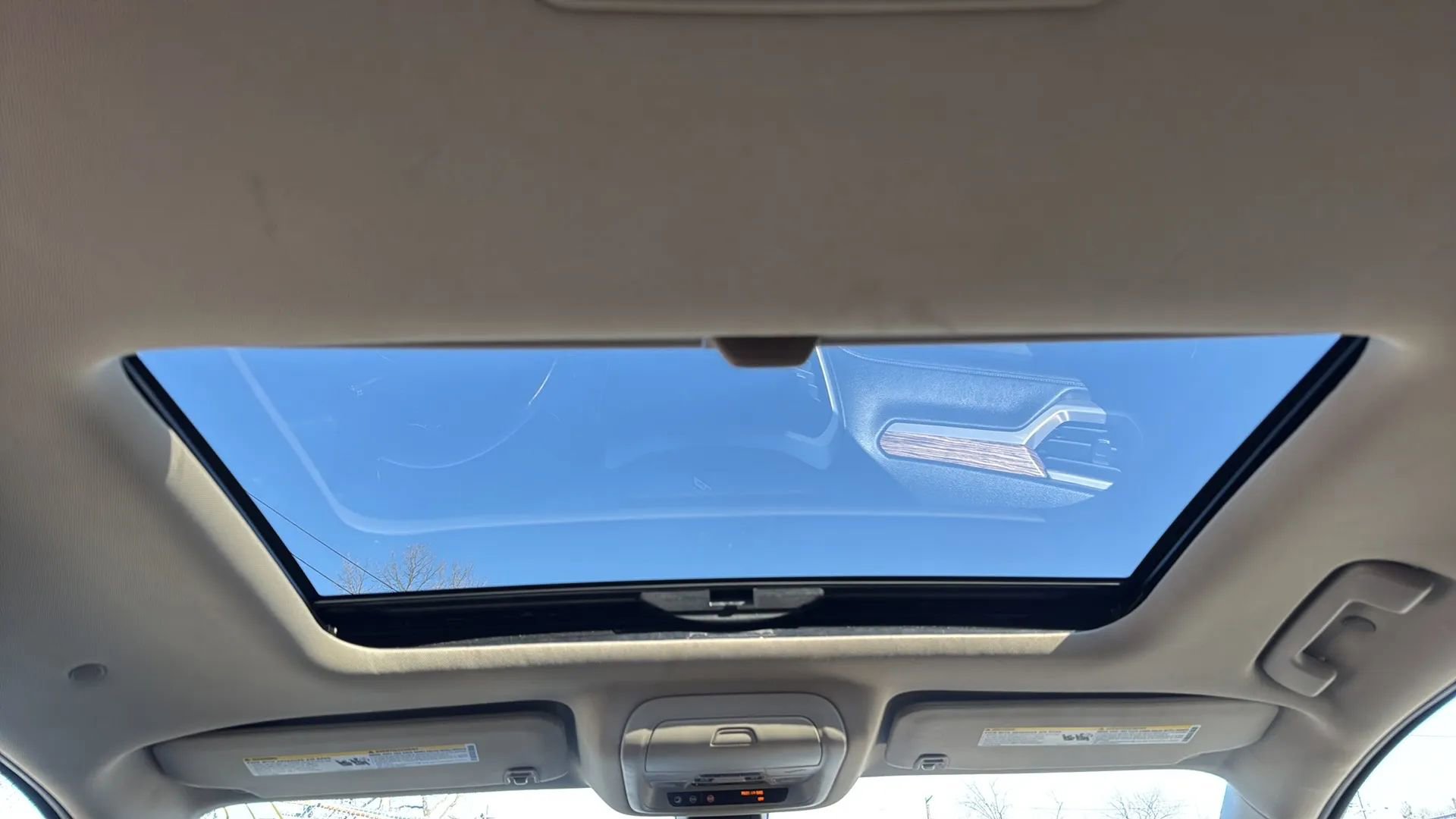 Used 2017 GMC Acadia Denali AWD/4WD image 31