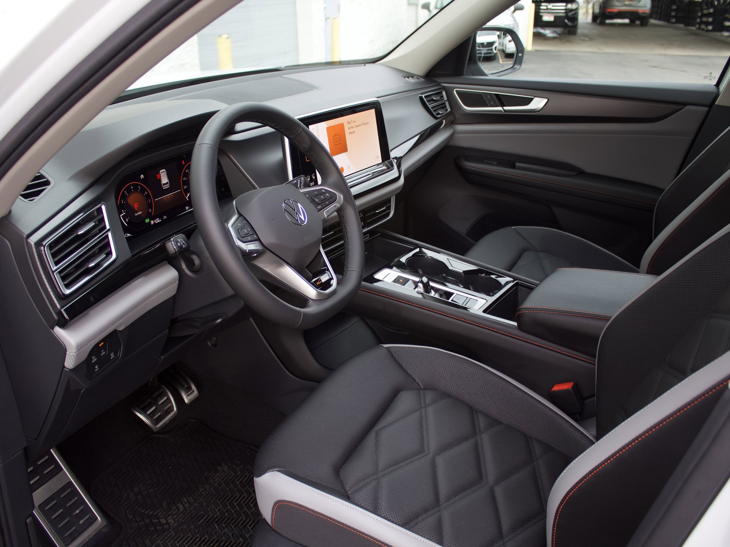 New 2026 Volkswagen Atlas Peak Edition AWD/4WD image 10