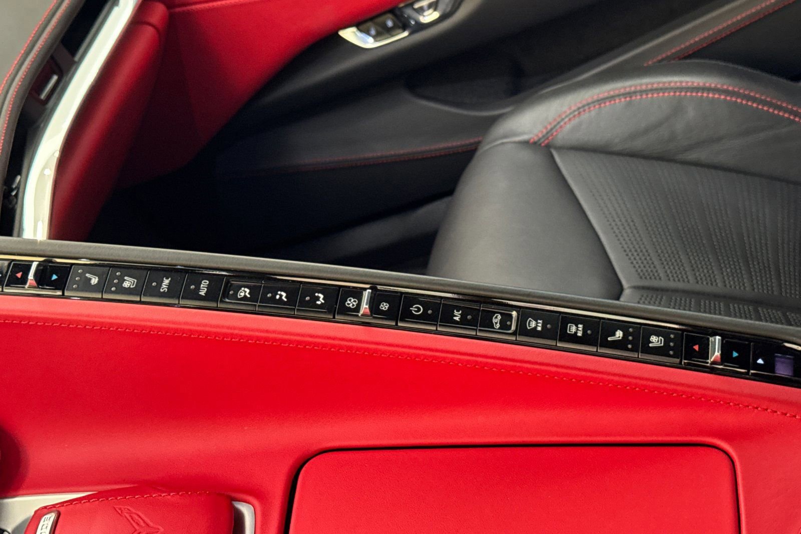 Used 2020 Chevrolet Corvette Stingray Premium Conv w/ 3LT Preferred Equipment Group RWD image 19