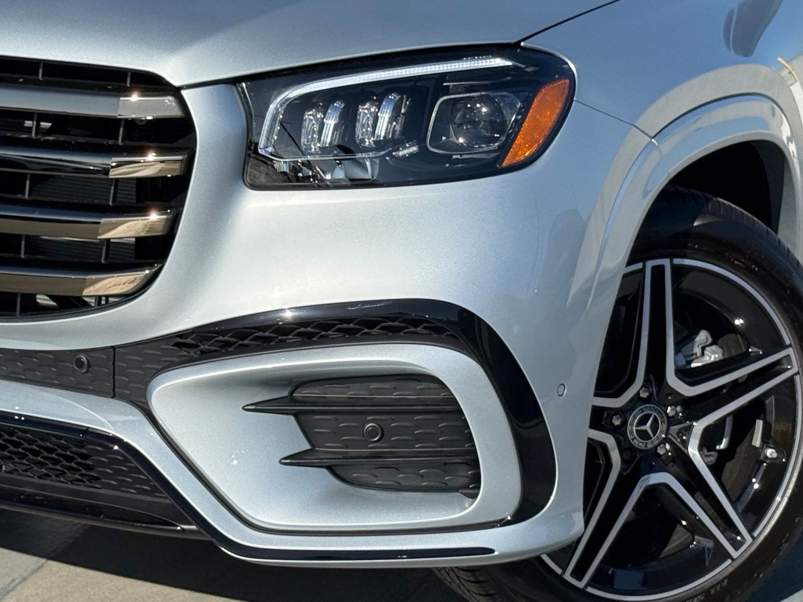 New 2026 Mercedes-Benz GLS 450 4MATIC image 3