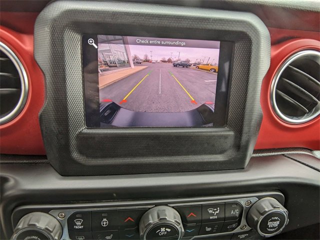 Used 2020 Jeep Gladiator Rubicon w/ Cold Weather Group image 16