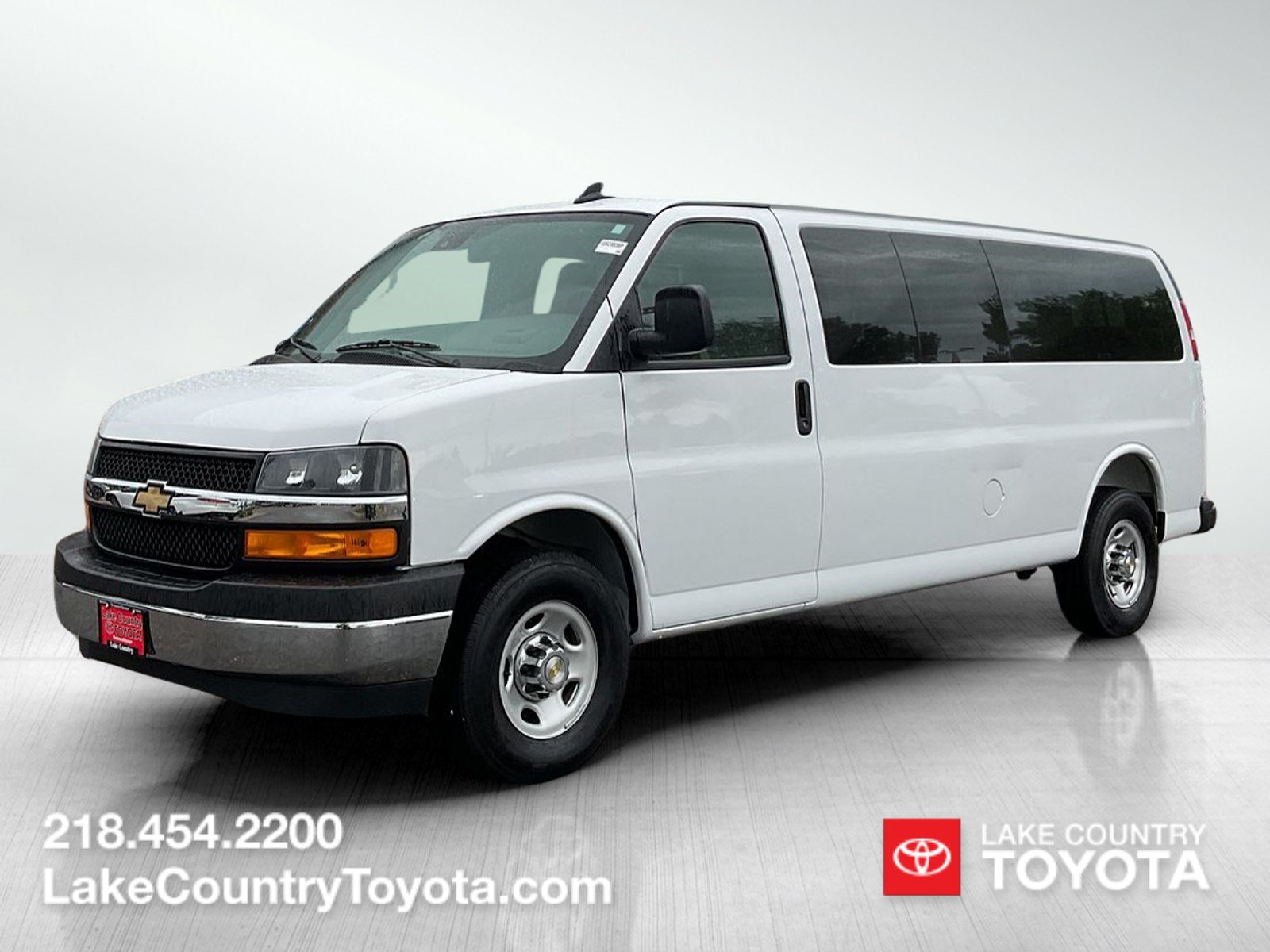 Used 2025 Chevrolet Express 3500 LT w/ LT Preferred Equipment Group RWD image 1
