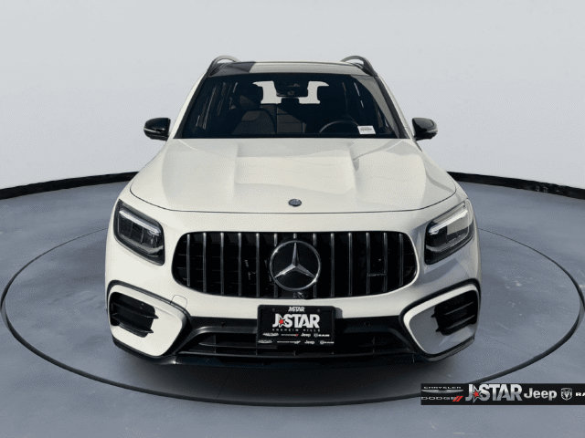 Used 2026 Mercedes-Benz GLB 35 AMG 4MATIC image 2