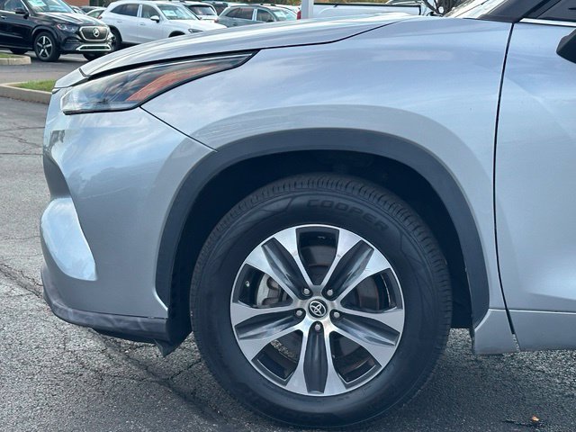 Used 2021 Toyota Highlander XLE FWD image 8