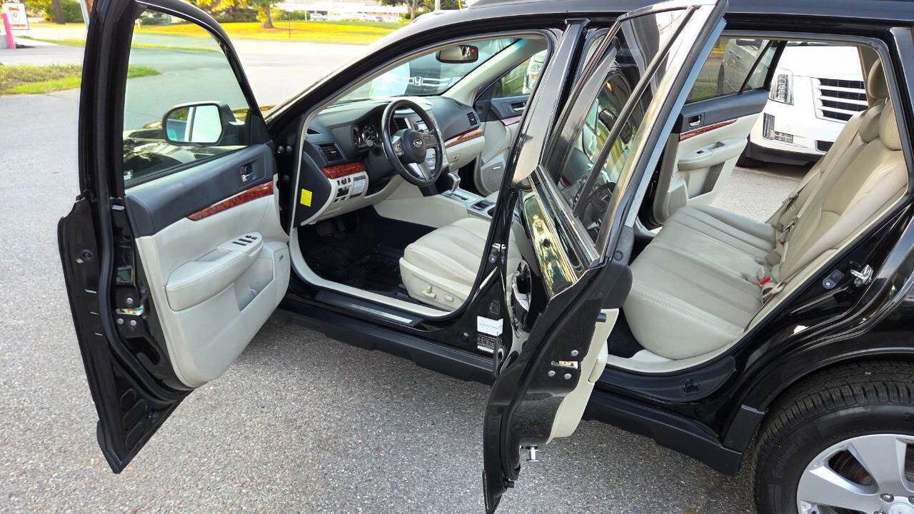 Used 2010 Subaru Outback 2.5i Limited AWD/4WD image 25