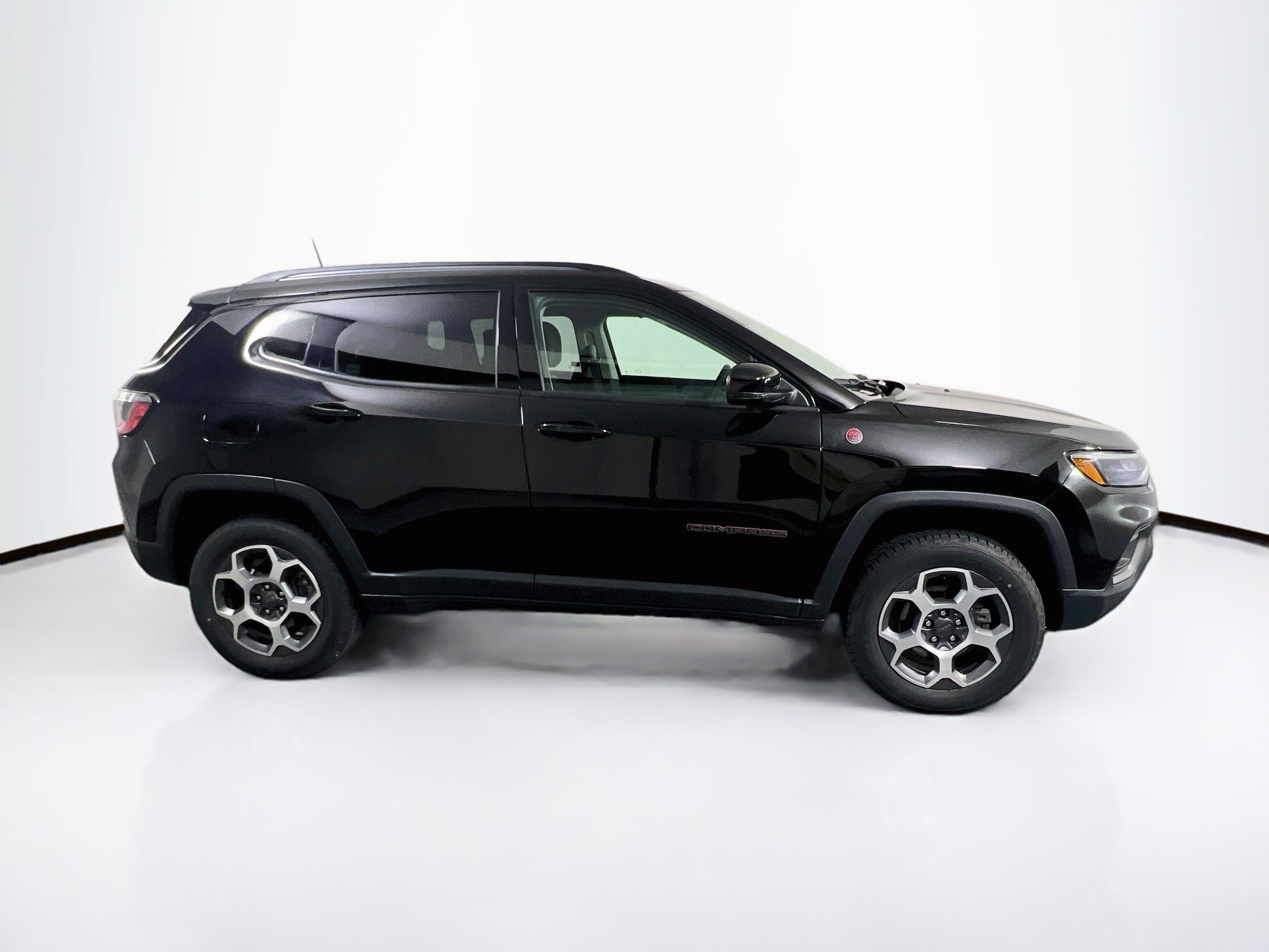 Used 2022 Jeep Compass Trailhawk w/ Sun and Sound Group AWD/4WD image 4