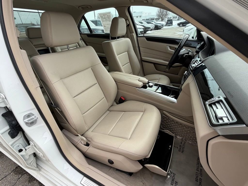 Used 2014 Mercedes-Benz E 350 Sedan image 34