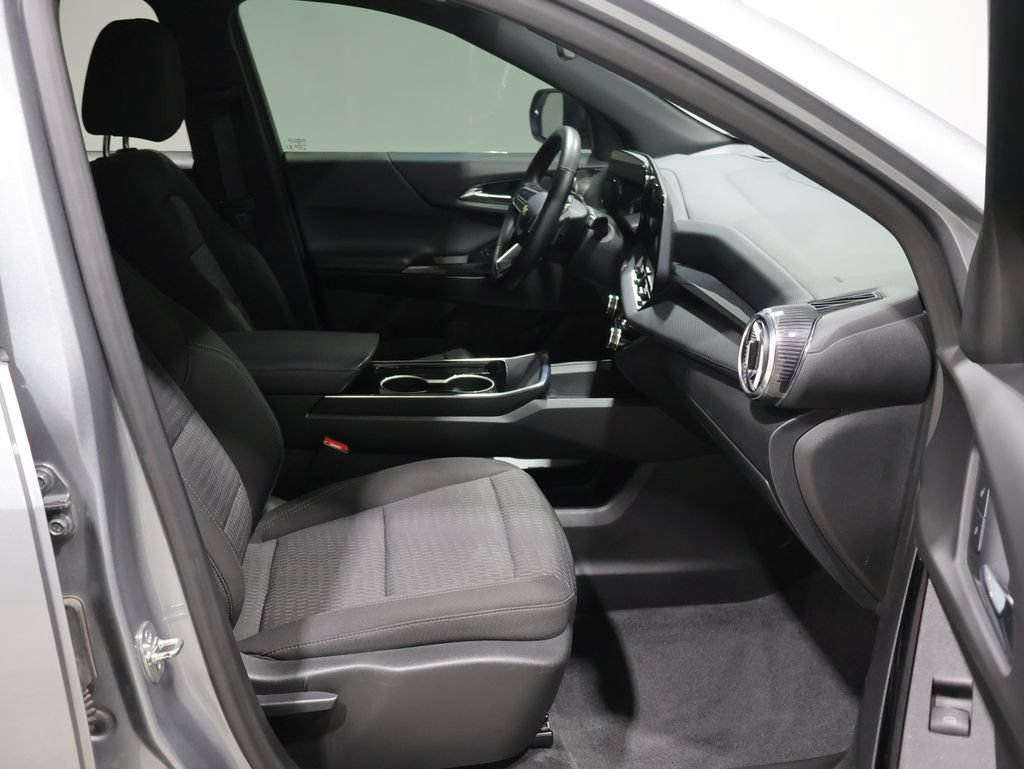 Used 2025 Chevrolet Equinox LT AWD/4WD image 22